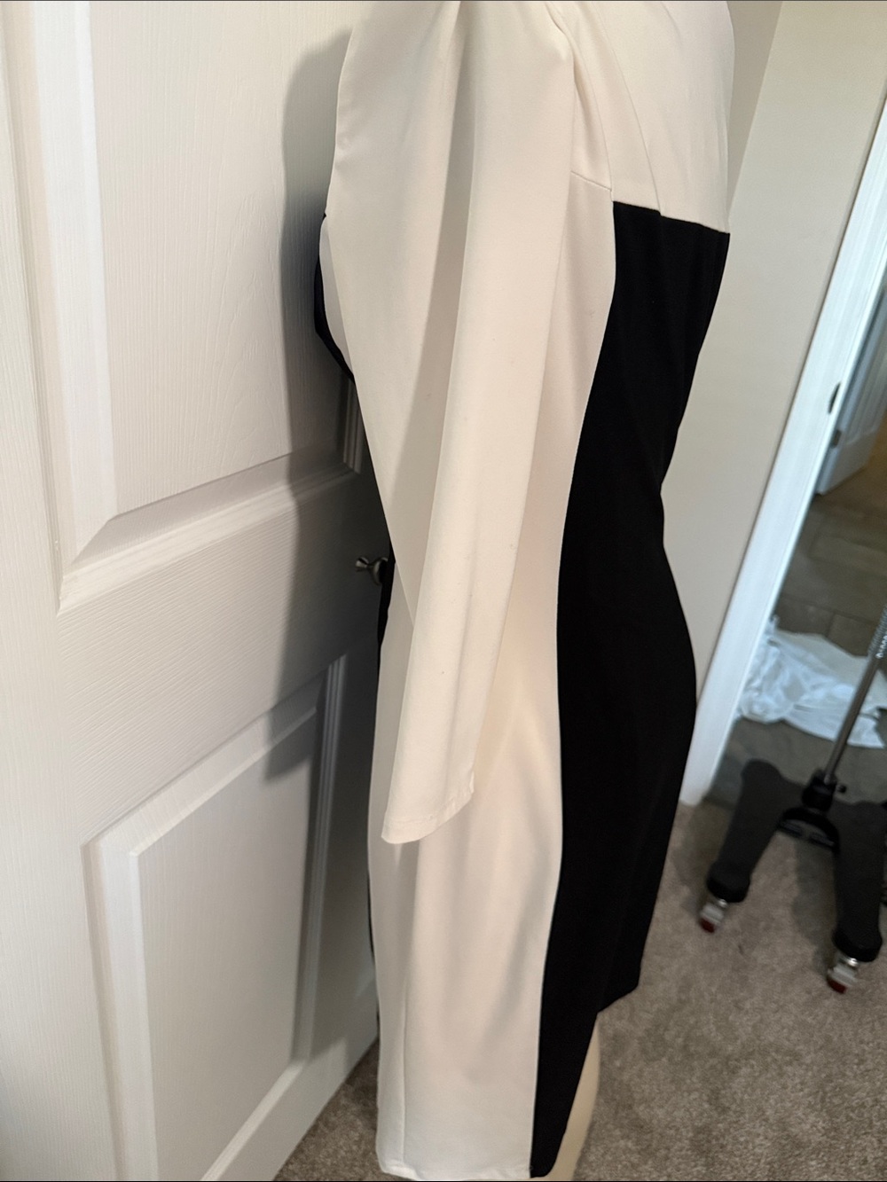 Lauren Ralph Lauren Black and White Colorblock Boatneck Midi Dress - Picture 4 of 6